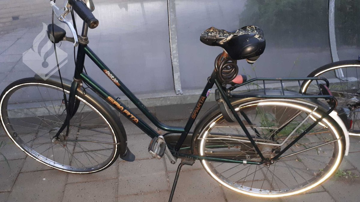 WA_HIA1's tweet photo. Deze fiets werd door een alerte bewoner met kapot slot aangetroffen op de #voorn in @gemeentehia . Van wie????  RT=lief https://t.co/gSwCvpTrSb