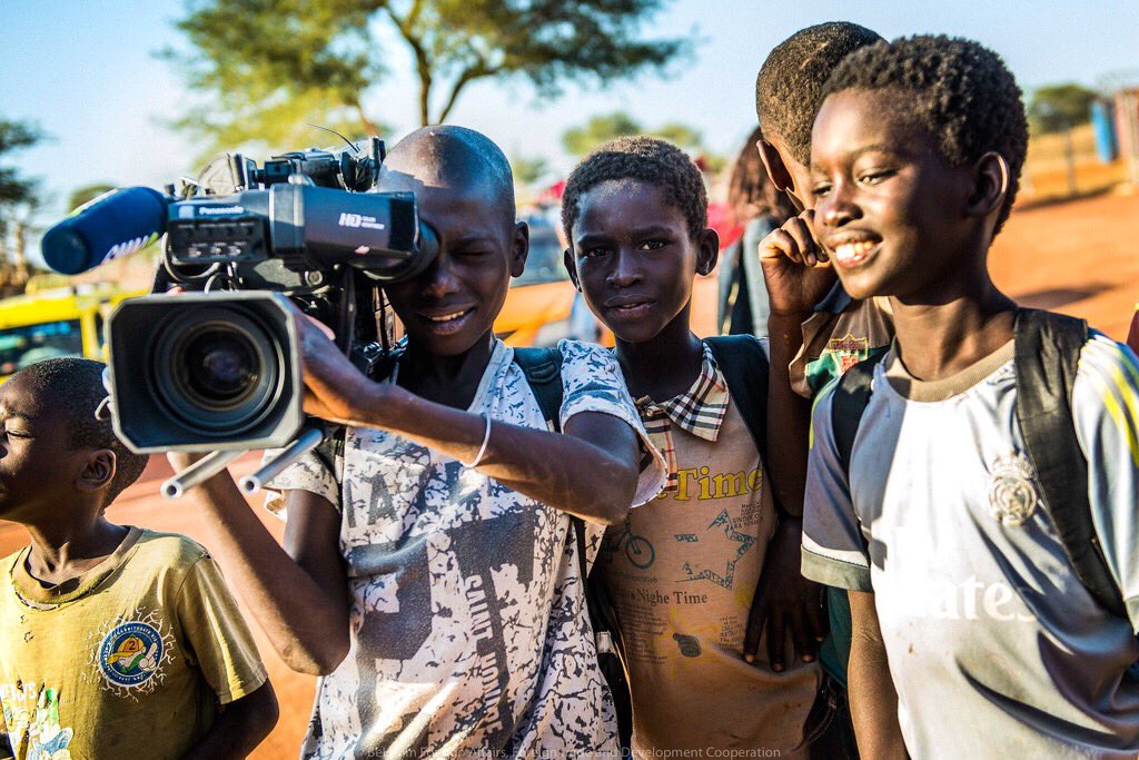 LaurensSoenen's tweet photo. Shout-out to our @BelgiumMFA in-house photographer @VladVdk on this #WorldPhotographyDay. 📸 https://t.co/spspfwe2HD