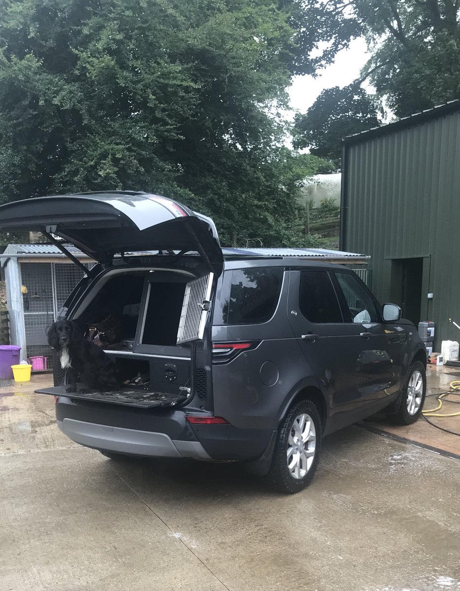 AdamCalvert1's tweet photo. Bio security between grouse moors is essential. Even the dog gets washed!
#calvertsporting #calvertsportingteam https://t.co/UPm2UK8rna