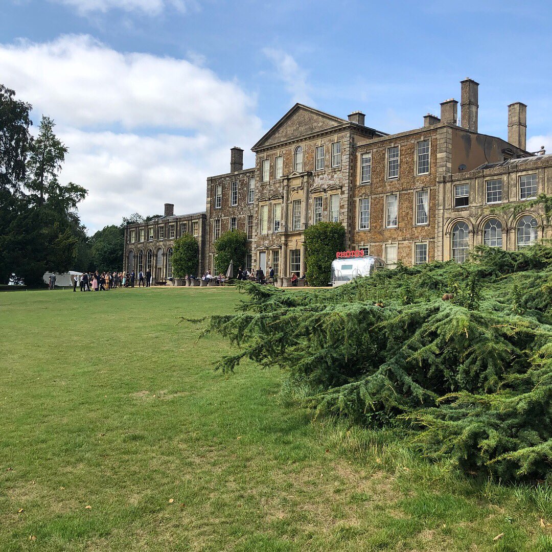 CountiesAll's tweet image. #hogroast #allcountiescatering #wedding #summerparty crackling #porkandstuffing