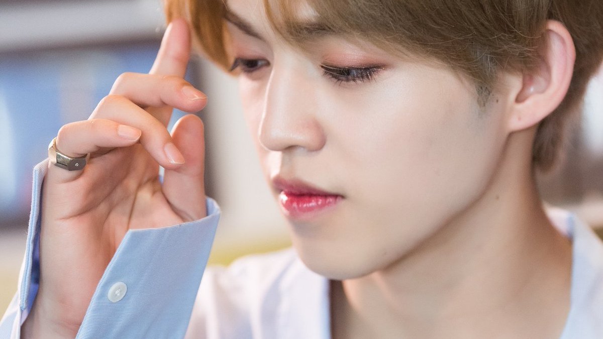 Close サランちゃんはジョンハンの反応を見たのか今にも泣きそうな状態だ そりゃ一番好きなメンバーにそんな反応 されたらな サランおかえり え なんか泣きそうだけど 続々と揃っていくメンバー達 メンバーが泣きそうなサランちゃんを慰めて