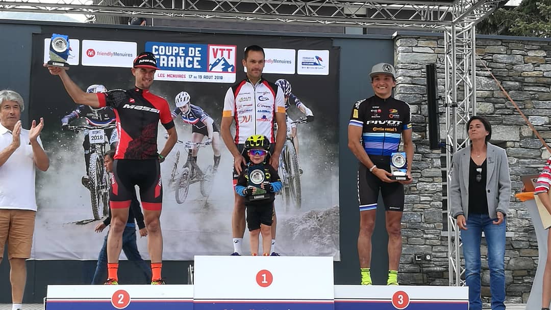 ThomasVincent66's tweet photo. Podium at Final France MTB Cup 🏆🥉😃
#beautifulday #alps #lesmenuires #podium #3vallees #racing #sun #mtb #bike #cycling #pivotcycles #mohawkscycles #esigrips #praxisworks #knightcomposites #continentalmtb #fidlock #monkeyssauce #phycobiotech #mountainbike #raceday #mountains https://t.co/ebfcJSYnQO