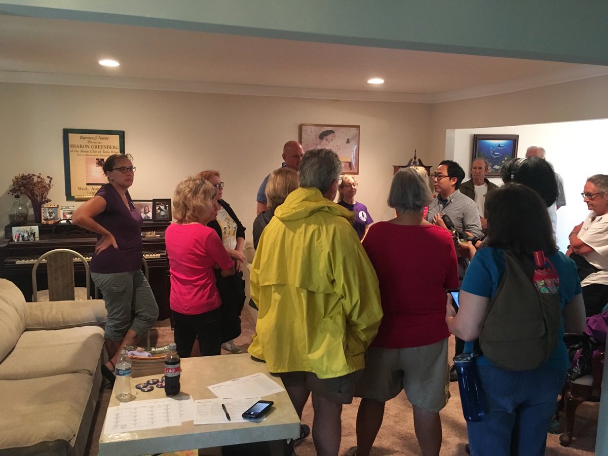 AndyKimNJ's tweet photo. Our vols are ready to knock doors come rain or shine! Thank you to everyone for braving the elements today to participate in our Weekend of Action #OceanCounty #NJ03 https://t.co/VUb6npEXLn