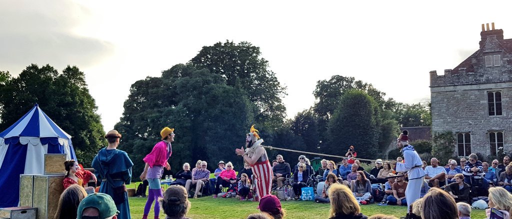 Changeling Theatre (@ChangelingThe) superb performance of  #measureformeasure at Broughton Monchelsea Place 'Some rise by sin and some by virtue fall' #openairshakespeare #kent #summer #outdoortheatre #Openair #madeinkent #Shakespeare #Summertour