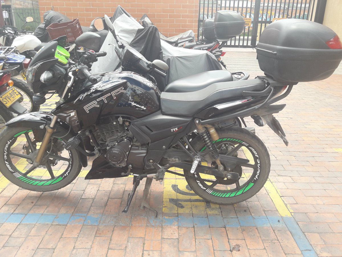 Javier13971's tweet image. #apache180 amor por las dos ruedas