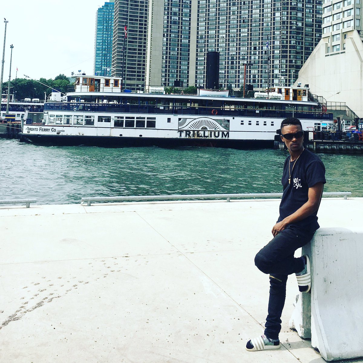 RealDJLag's tweet photo. Nca weather 👌☀️

Toronto (Canada) 🇨🇦 one of my favorite city 🌃 👌 https://t.co/4sCFHHBqf2