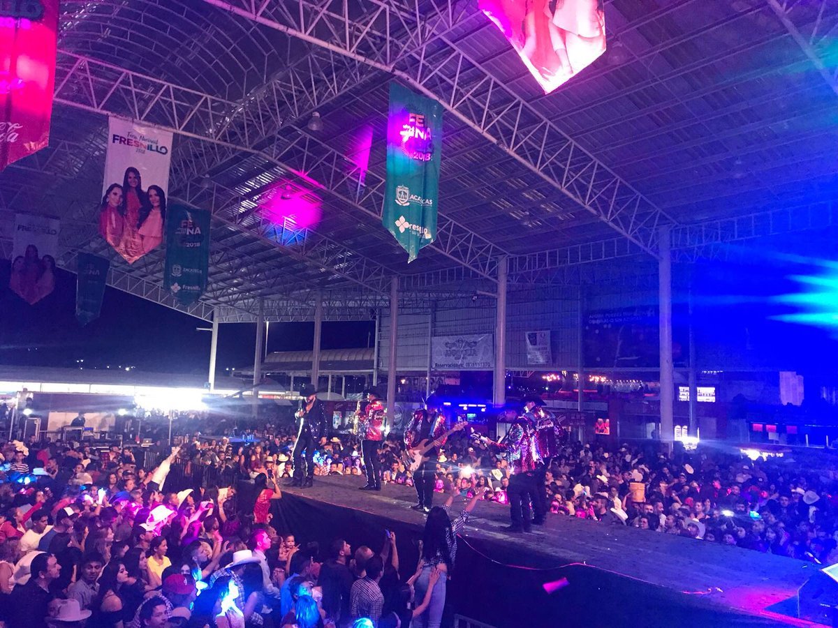 Remex_Music's tweet photo. 💥 Brillante noche de el día de ayer vivió @sauleljaguar con toda la bonita gente de Fresnillo, Zacatecas 🎶 #PuroRemex #Fugaa https://t.co/erb51jBqBH