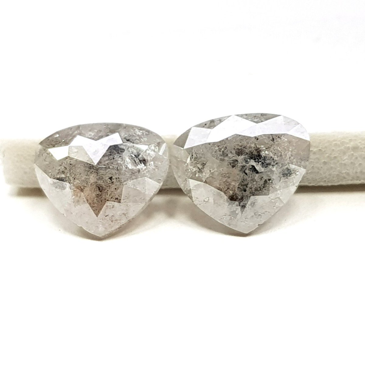 2,94 carat Perfect Natural Salt and Pepper Loose Pear Cut Diamond Pair for Earrings

henilimpex.com
Email: henilimpex@gmail.com

#slicediamond #saltpepperdiamonds #heartdiamonds #greydiamonds #graydiamonds #diamondpair  

TCW : 2,94 carat
Size:  10,30 X 8,70 x 2,30 MM