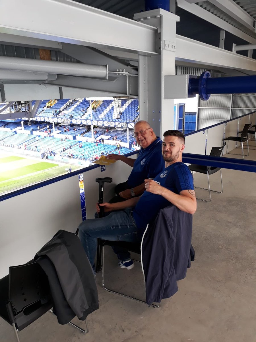 Mouldsy12's tweet image. 87 years old and he still enjoys going to the game. He said it’s the best view he’s ever had at the match! Thanks @Everton @EfcEdsa