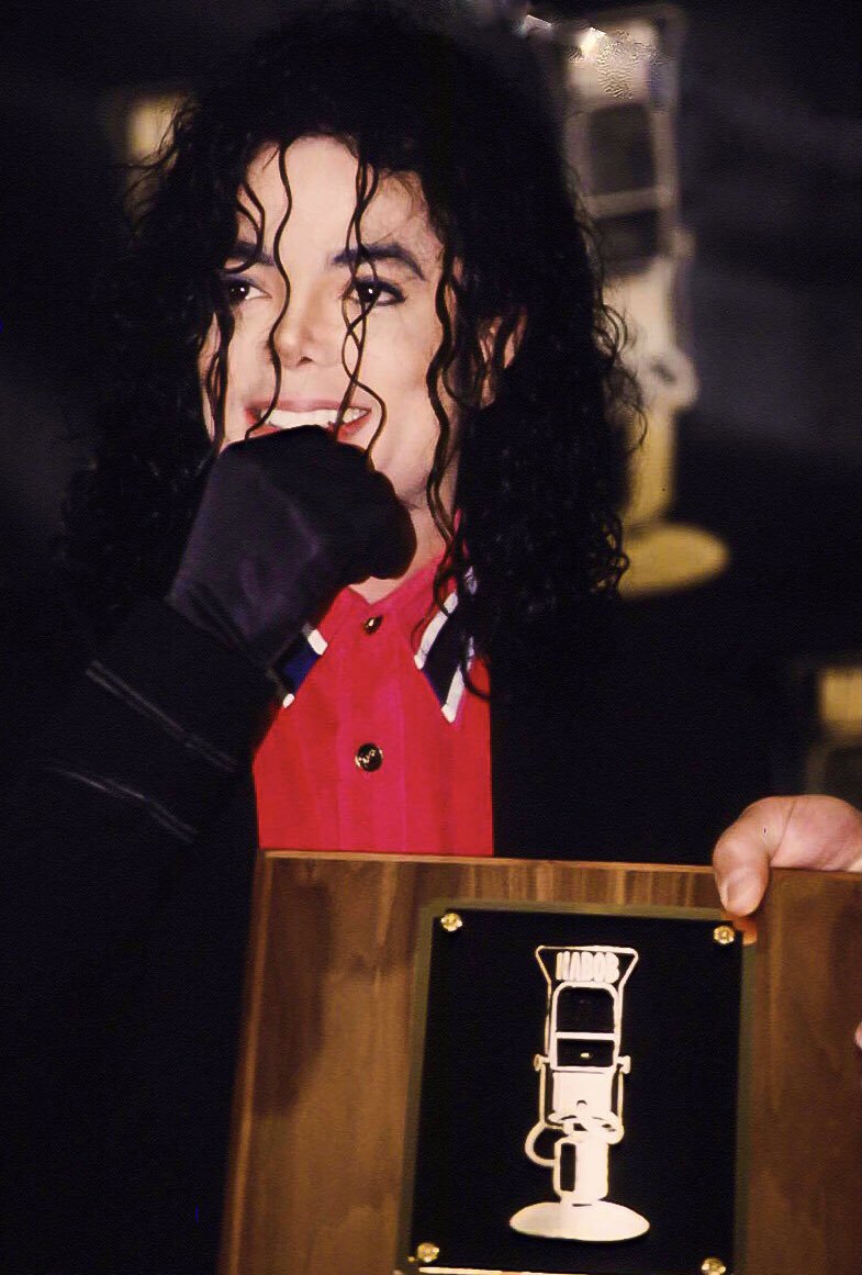 Luvya_Michael's tweet photo. Omg! I could stare at him all day long 😍😍 @michaeljackson #MichaelJackson #mj #mjj #mjfam #beautiful #amazing #king #smile #wow #mostbeaitiful https://t.co/JmavbdLFHa