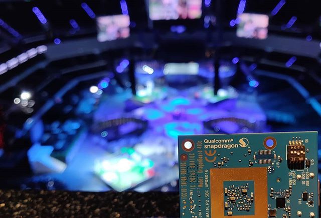 richie_anaya's tweet photo. #fg2018 #firstglobal2018 #fgc2018 #Cdmx @qualcomm #dragonboard410c is the control board of each of the 192 teams!!!💪 https://t.co/LWfIgT6fIX https://t.co/Vcx0Zhgo09