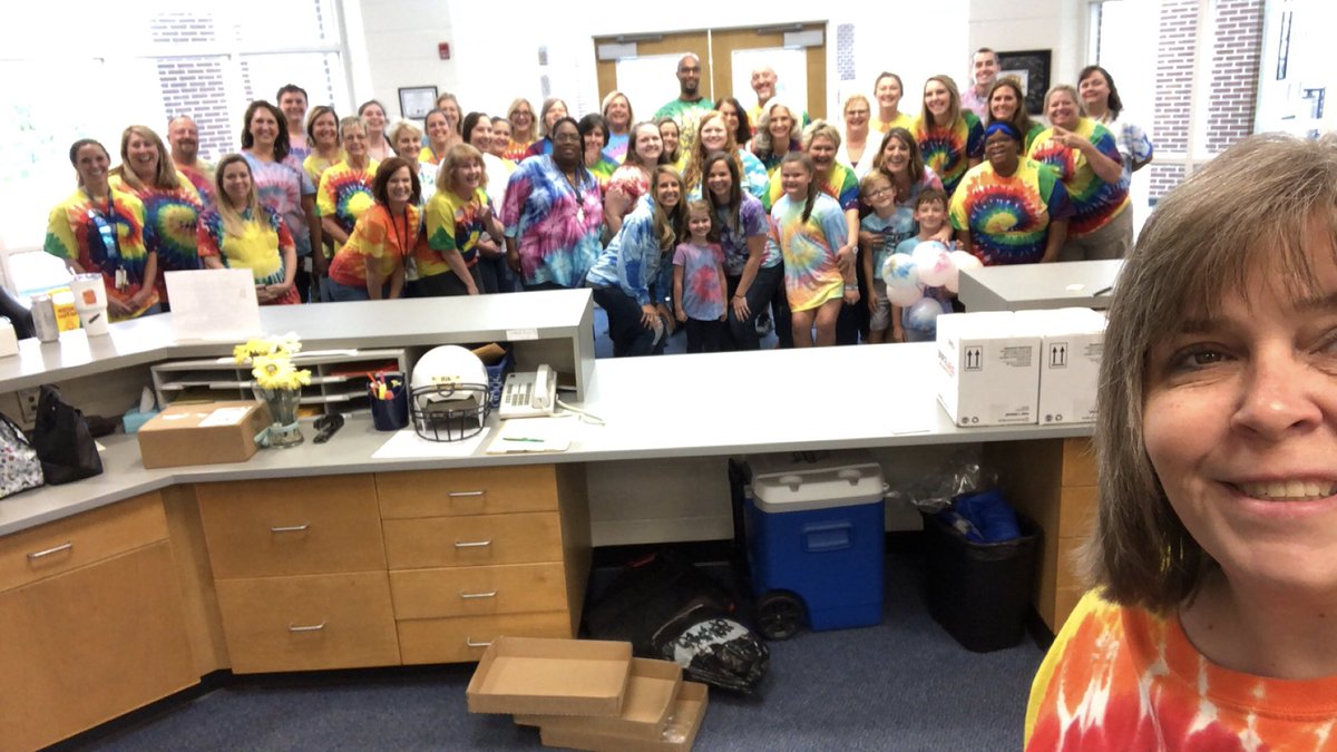 chekuhn's tweet photo. Some of our staff remembering Summer #todayandalways #AlwaysSummertime https://t.co/lO17z2vAhI