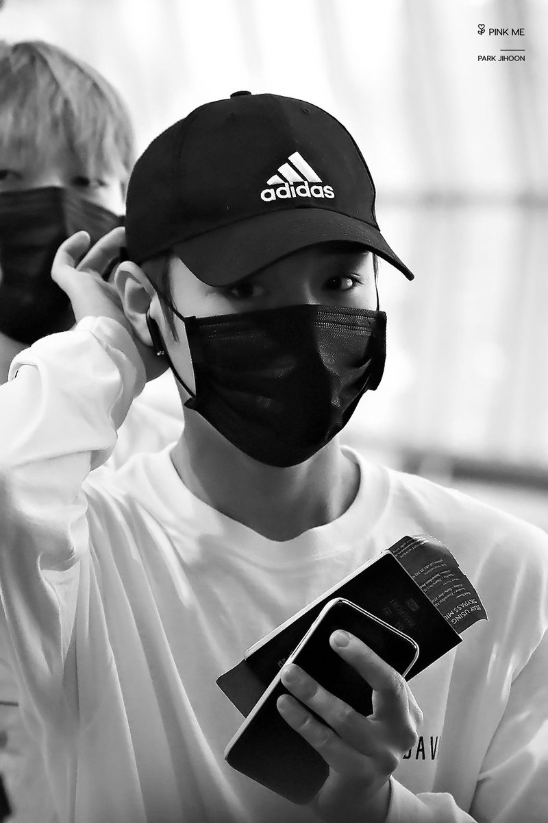 PinkMe0529's tweet photo. 180806 BKK ♡★
#박지훈 #parkjihoon #워너원 #WANNAONE https://t.co/VVTdlZewMc
