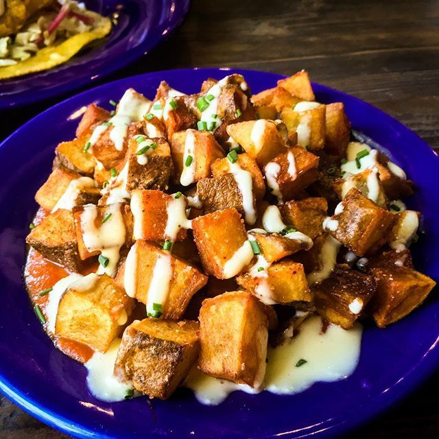 AlaroBrewing's tweet photo. Happy Friday! Check out these Papas Bravas! #CrispyPotatoes #BravasSauce and #Aioli Try them today at the #local420 #happyhour Select #pints and #bits for only $4.20 Mon-Fri 2:20pm to 4:20pm!

#alarcraftbeer #sacmidtown #tapas #drinklocal #eatlocal https://t.co/UYPU5lX1Px https://t.co/elkK6NAIFg