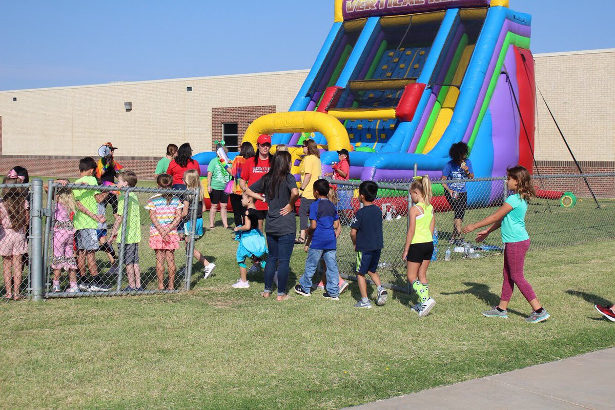 LCISDcentral's tweet photo. Central Elementary's "sliding ceremony" was exciting, fun, and COLORFUL! https://t.co/ofKHyswLrT