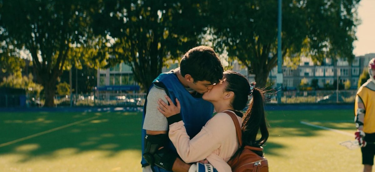 miyasvki's tweet photo. Todos tienen que ver este peliculón, "To all the boys I've loved before" en Netflix. Después me van a agradecer. https://t.co/vcD77M4tnV