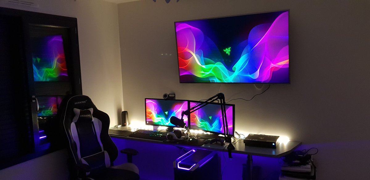 EvoDesgn's tweet photo. Voilà le set up est enfin prêt il manque plus que des jeux et ont est opérationnel ! #CS #MnK #Steam #Valve #R6 #R6s #pubg https://t.co/EZpBicKDOw