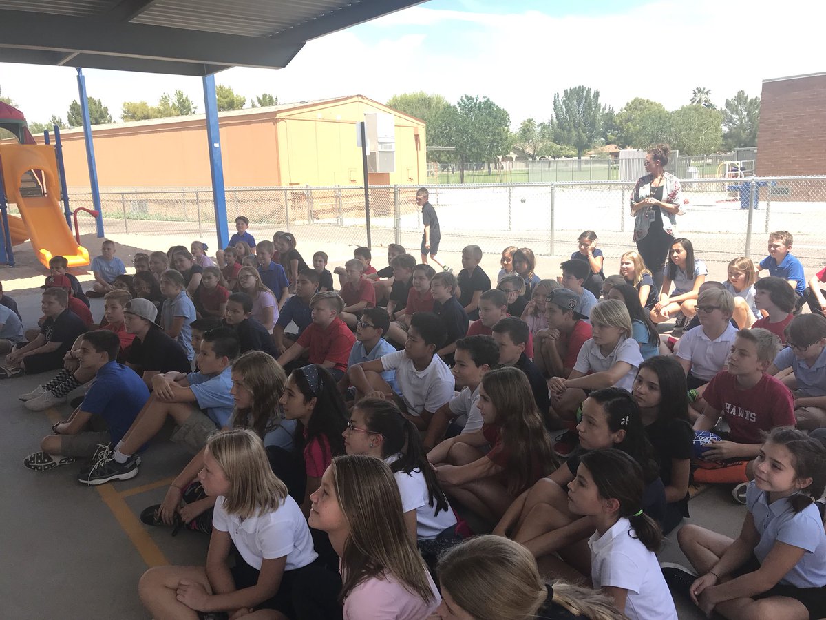 DSPREP's tweet photo. Thank you @HHShuskynation  football team for partnering with us this year! So lucky to have such amazing role models! #HuskyNation https://t.co/SqtbKZIdcd