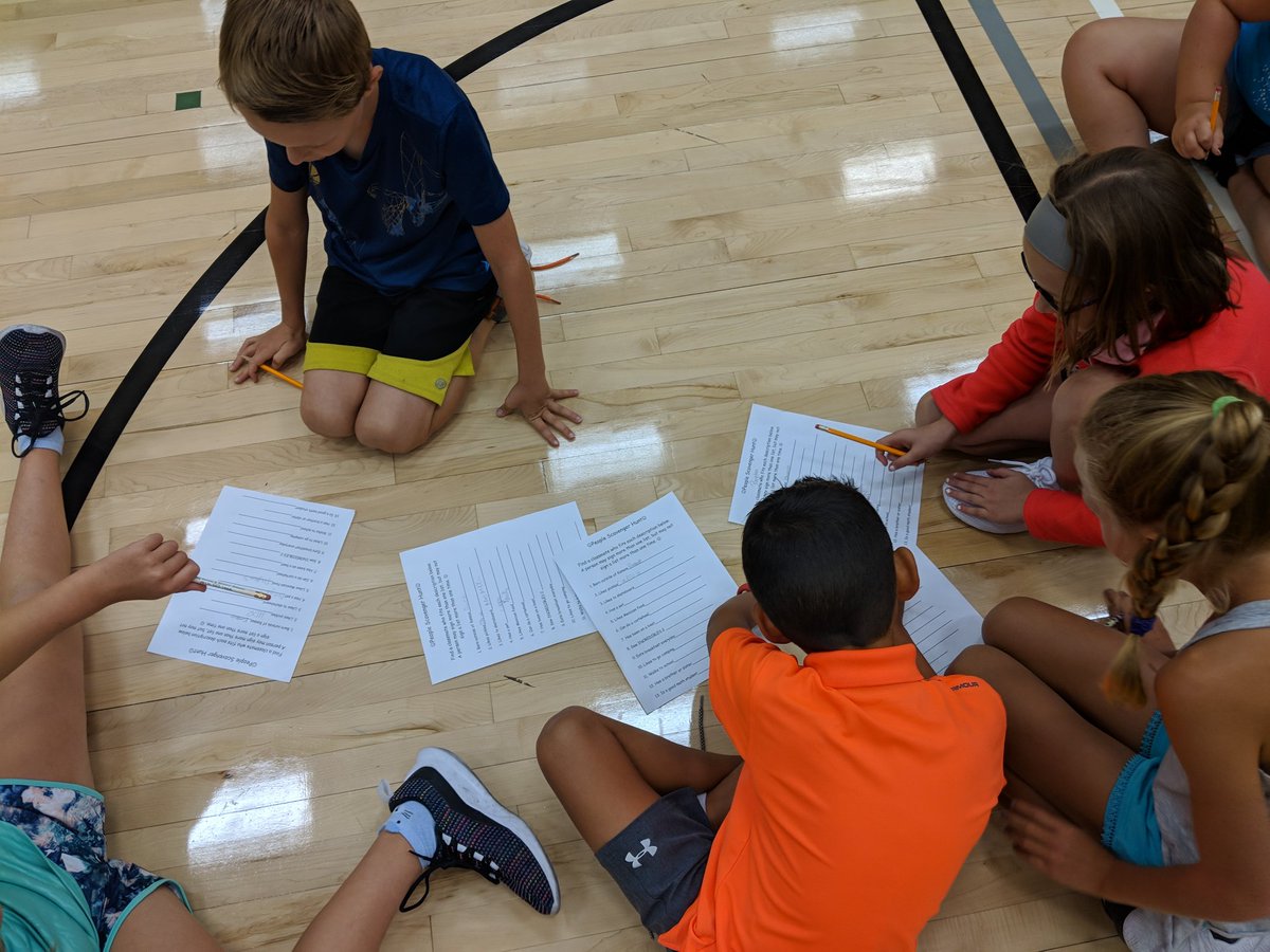 jjlove2run's tweet photo. People scavenger hunt! #ILovePE #NewFriends @SGElementary https://t.co/ySUXIADr99
