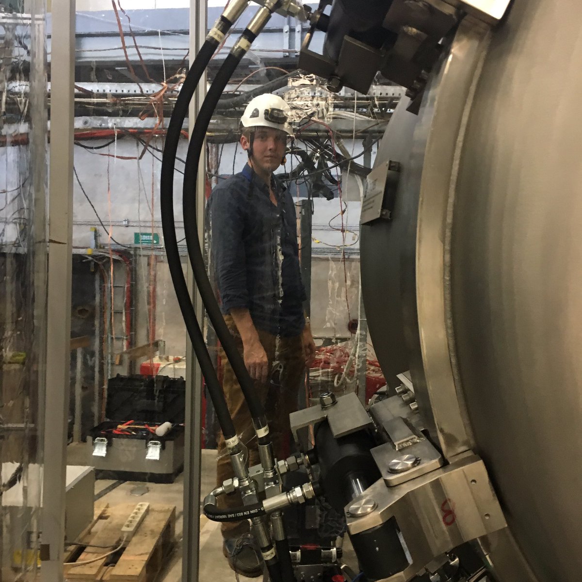 hptpc's tweet photo. Evacuating the #hptpc vessel in the T10 beamline https://t.co/5SIaTaMks6