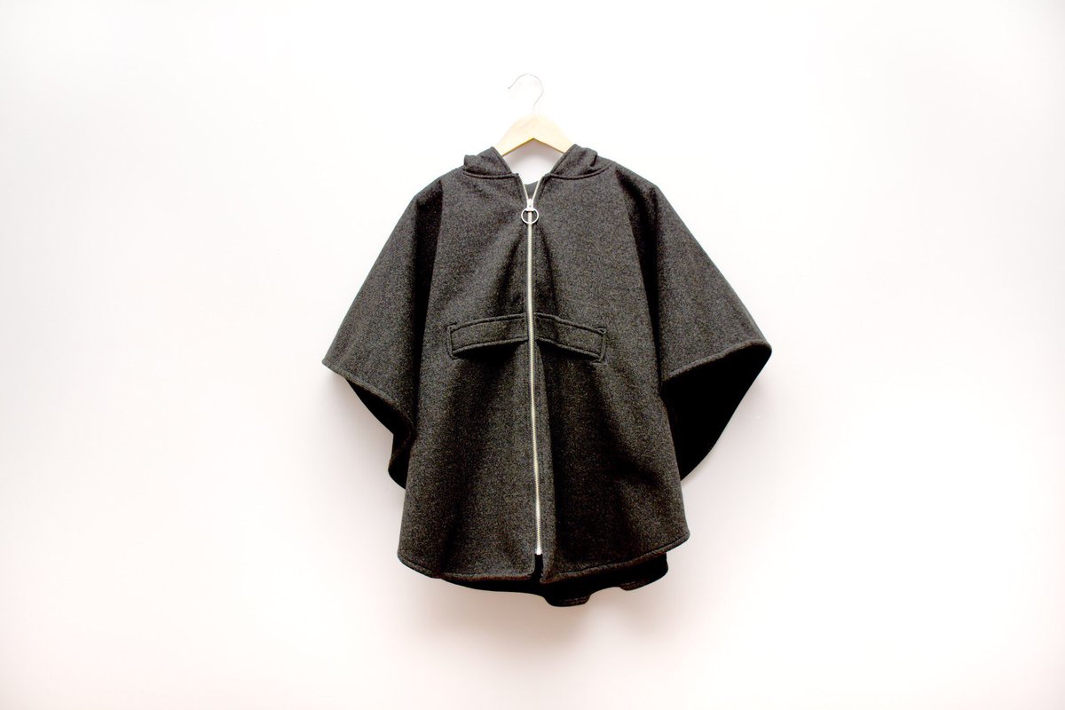 🌤stay dry and stylish. New waterproof cape from <a href="/BODYBAGbyJude/">BODYBAG by Jude</a> #madeincanada #ethicalfashion #sustainablestyle