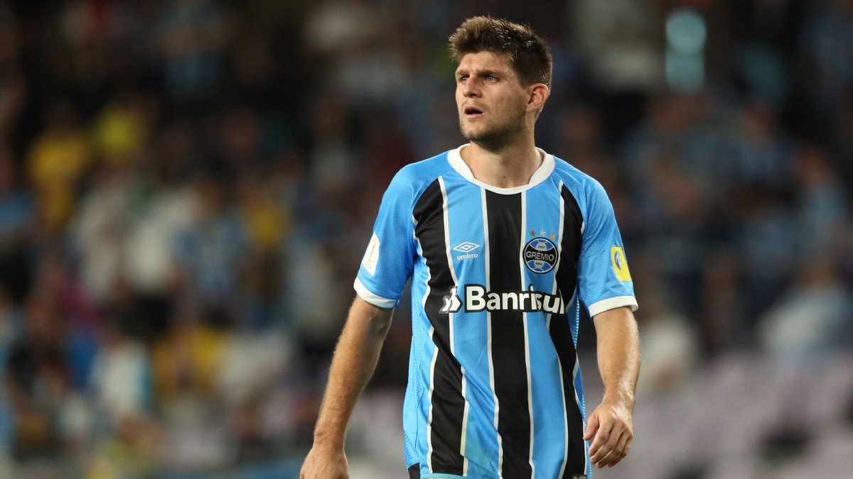 Kannemann tem lesão muscular confirmada