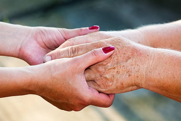 DermaSpecialist's tweet photo. Did you know that age spots on your skin are actually sunspots, and don’t really have anything to do with getting older? https://t.co/vl3vOyt088