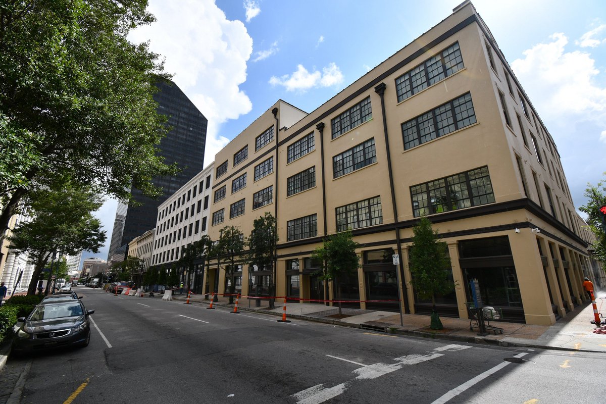 PACEGroupLLCLA's tweet photo. Can you spot the parking garage? #MagazineSt #NOLA #NOLA300 #showmeyournola @RozasWardArch #GibbsConstruction https://t.co/ydRdc7PHzl