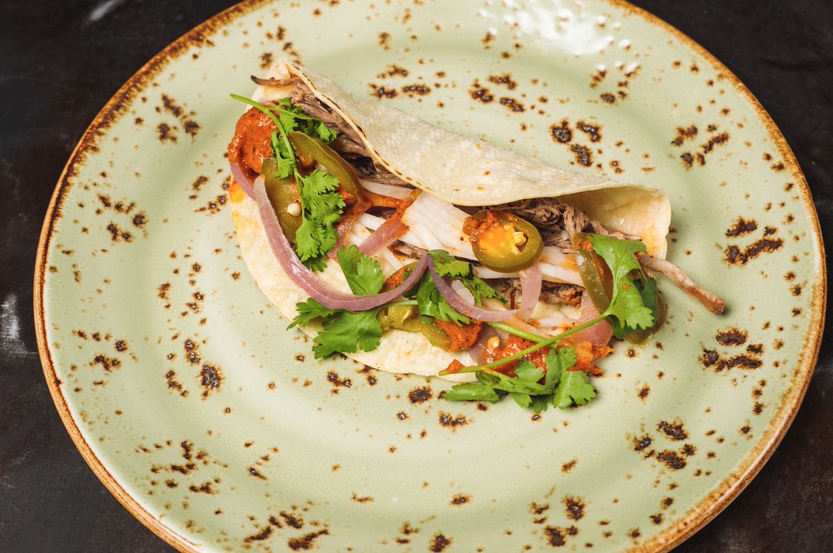 UntamedSandwich's tweet photo. Too lazy to pick up lunch? No problemo, @untamedtaqueria will deliver tacos straight to your office door. #DoYourselfAFavor https://t.co/m1FmG9Bj5B