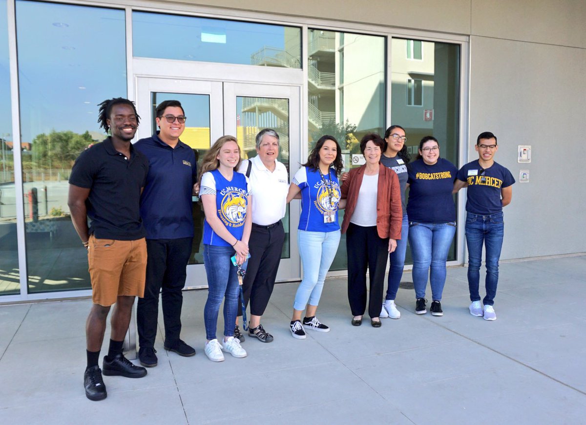 UofCalifornia's tweet image. Student leaders and resident assistants meet with UC President Janet Napolitano and @UCM_Chancellor for breakfast during move-in weekend #ichosemerced #ucfirstgen #firstgenmerced @ucmerced