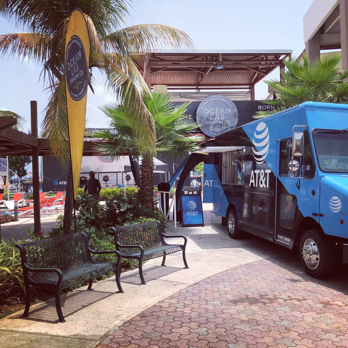 ECOEXPLORATORIO's tweet photo. ¡Busca mañana la Unidad móvil de @ATT que se une a la Expo Planeta Digital en Plaza del Caribe, Ponce! AT&amp;T Mobile Retail Team va estar en el evento sirviendo a la comunidad. #cienciaycomunidad #telecomunicaciones #puertorico https://t.co/gSbuSzWGsW