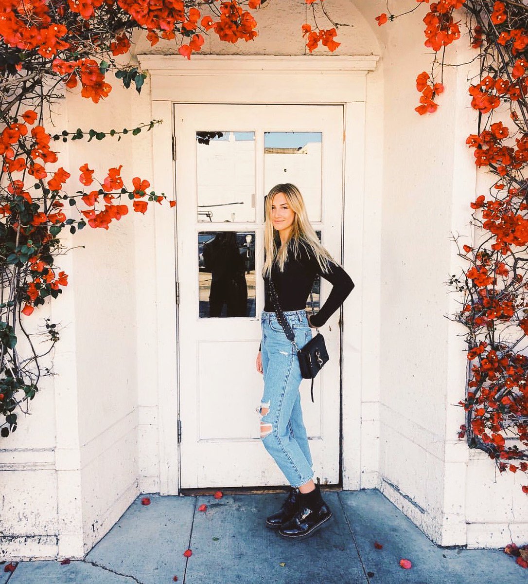 Chico State Alpha Phi tweet media