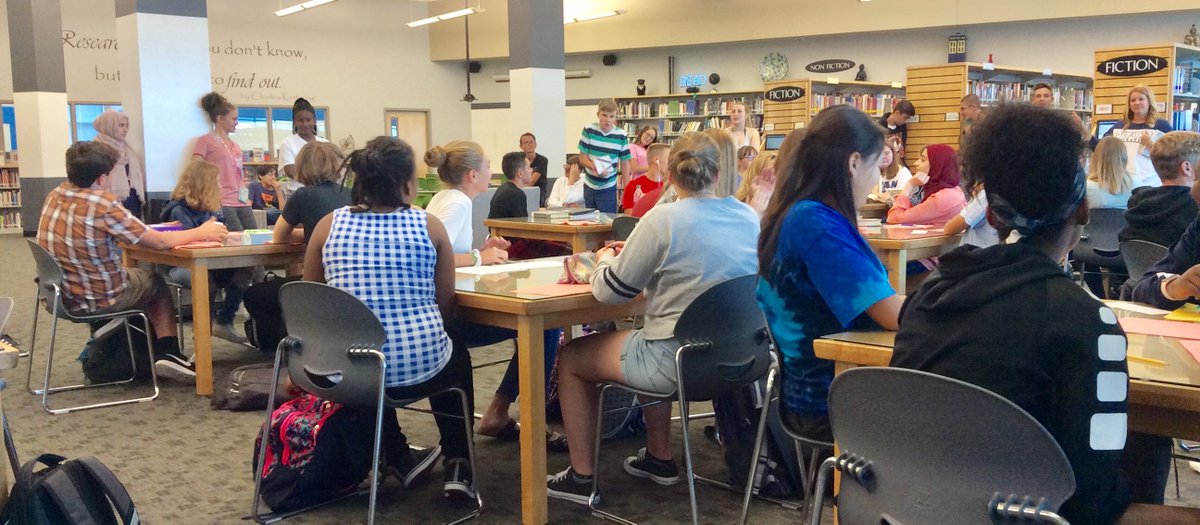 LSWLMC's tweet photo. Great first week of school. In 3 days we've seen 1055 students. Just about 1/2 the student body! Teachers & Parents - you should see a lot of kids with books in their hands! #whatwedo #r7reads https://t.co/w9zEhNGNPr