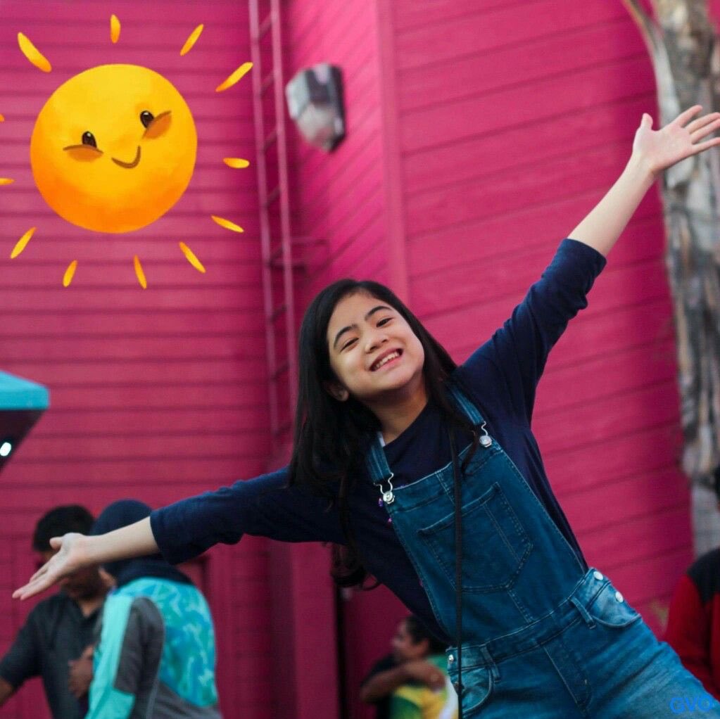 D8m3a3's tweet image. 화나고 한국이 얼마나 여성의 미와 코르셋에 대해 기형적인 모습인지 더욱 와닿는다
왼쪽 2009년생 오른쪽 2006년생