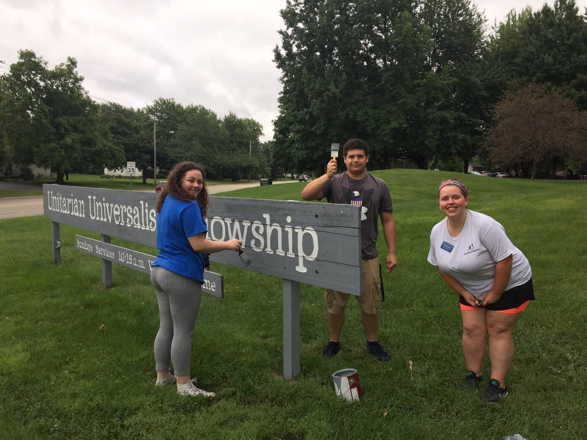 uwdecatur's tweet image. 524 volunteers, including students from @MillikinU and @CaterpillarInc employees, are assisting with community projects today as part of United Way of Decatur &amp;amp; Mid-Illinois' Day of Action. Thanks for supporting your community! #DayofAction2018
