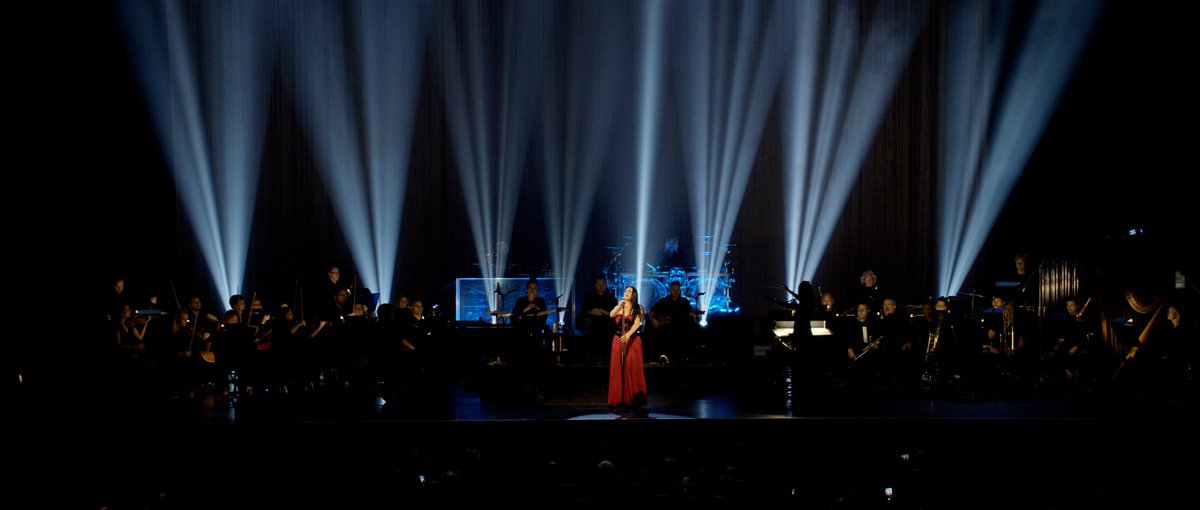 evanescence's tweet photo. Synthesis Live is available to pre-order now on multiple formats at https://t.co/XSW6HzsJUD https://t.co/eZE3NqGx5j