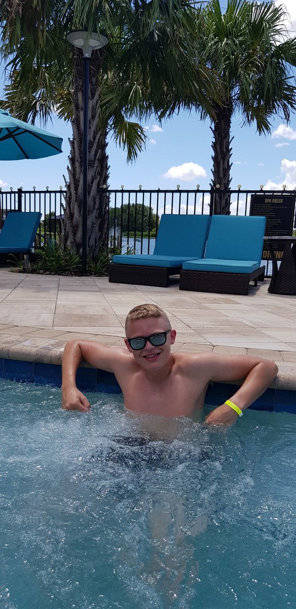 ansmith72's tweet photo. Cool dude 😎 in the hot tub🔥 @balmoralflorida 🌴🌞🌞🇺🇸🌞🌞🌴#summer2018 #florida #weekendeveryday https://t.co/jZYZfleaNT