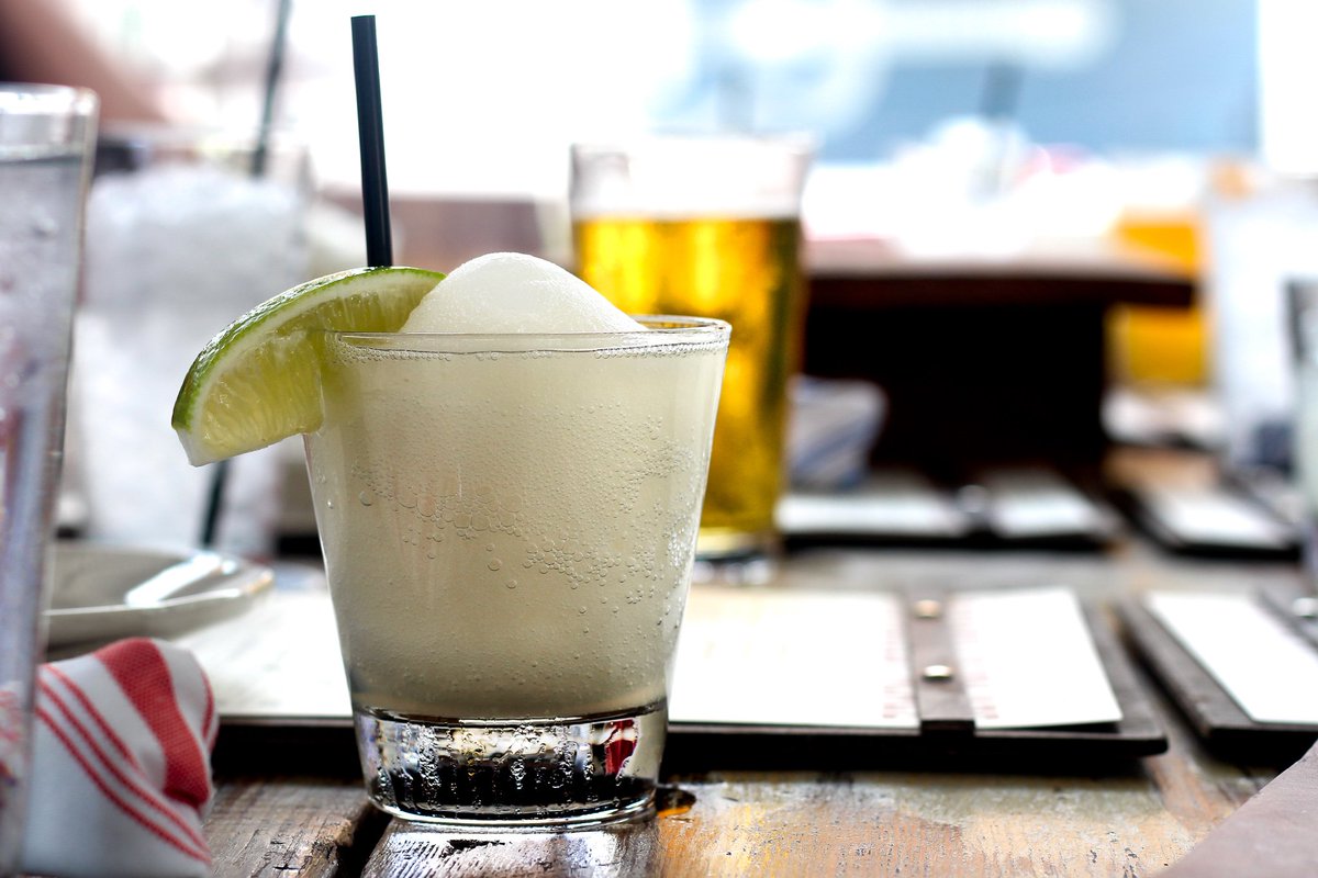 ArmadilloPalace's tweet photo. It's the weekend, ya'll! Hope it's a Damn Goode one. .
.
.
.
.
#goodecompany #armadillopalace #houston #happyhour #htx #margaritaville https://t.co/PlKZMamach