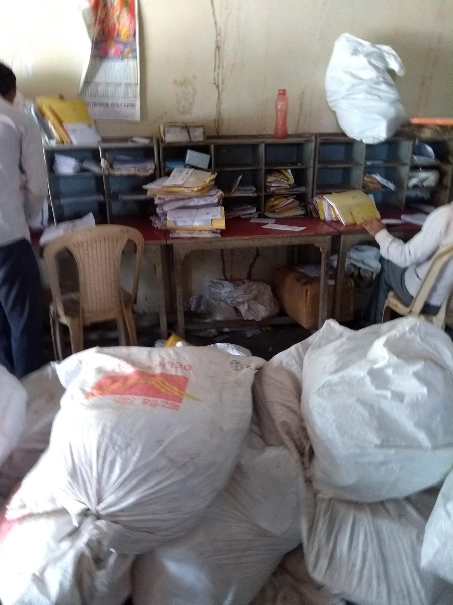 Sindira9's tweet photo. #PostalSeva Package bearing no. CL323189974IN lying undelivered at Maharishi nagar post office, sector 110, Noida from 13 Aug. Bags not even opened till date. Sad state of Indian postal dept. Pics show volumes of bags heaped up at post office as of today @manojsinhabjp https://t.co/ZAAc513wH7