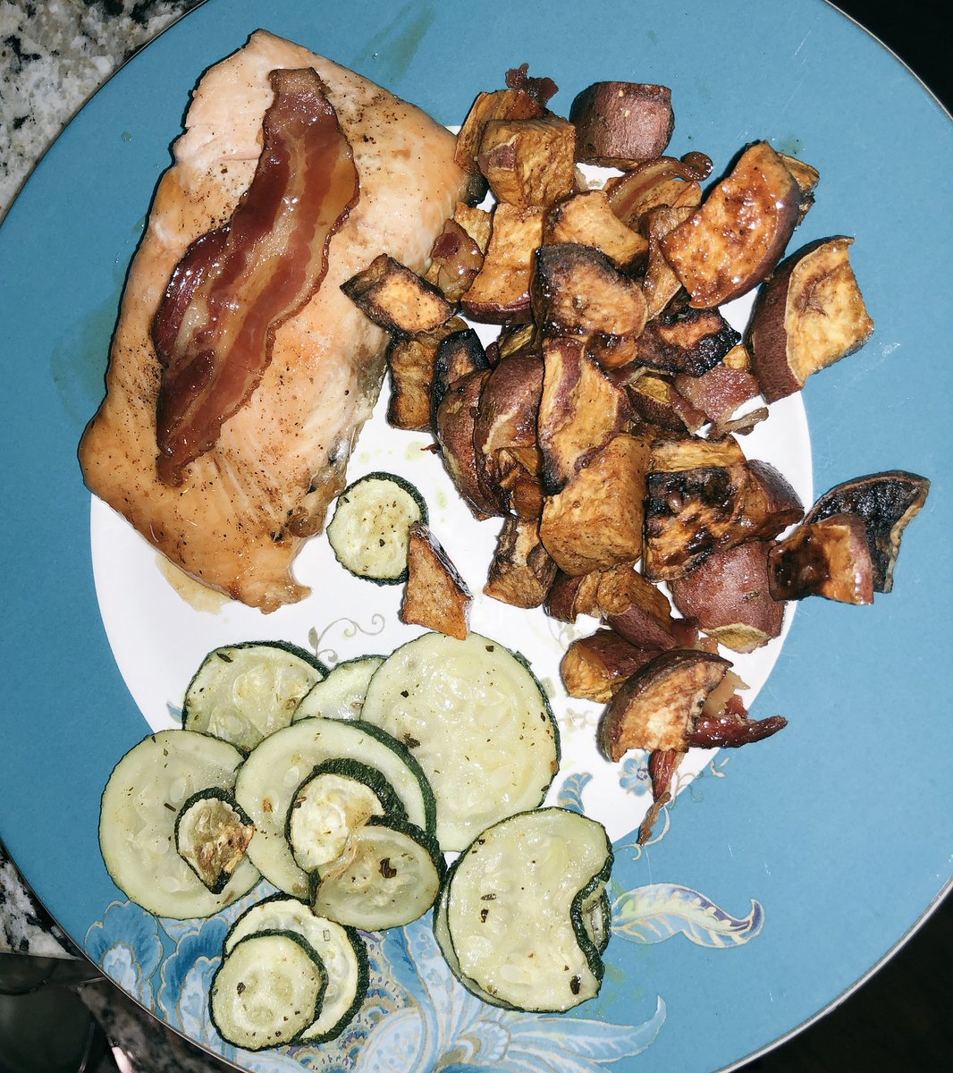 95TigerLily's tweet photo. Bourbon marinated Salmon with roasted Sweet Potatoes, crumbles of crispy bacon and sautéed zucchini #whatsfordinner  #Bringonthebacon https://t.co/pAUkd4eRKN
