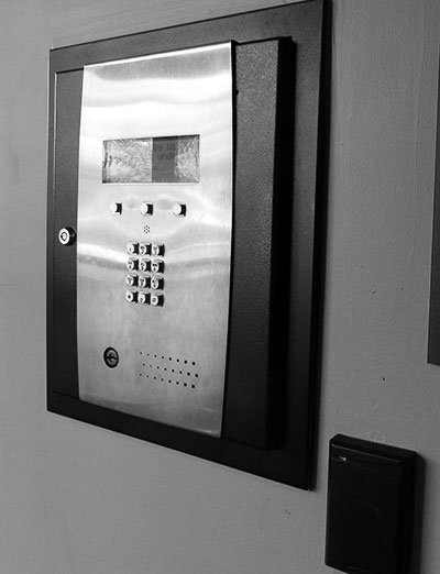 BlueLineAustin's tweet image. August 2018 Business Security Tip - New Business Owners: What to Include on Your Security Checklist - Learn More - bluelinesecurity.com/new-business-o…