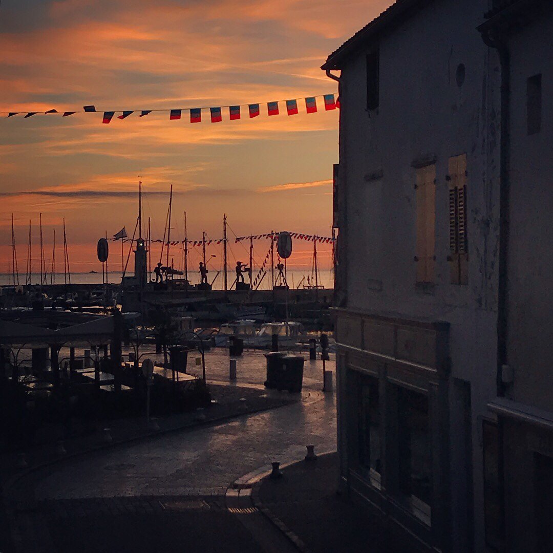 RunningDrawing's tweet image. De retour d’un bien joli week-end sur l’Île de Ré 🙏 #thehappylife #runningdrawing #gpsdoodle #gpsart instagram.com/p/BmbhU8UAr65/…