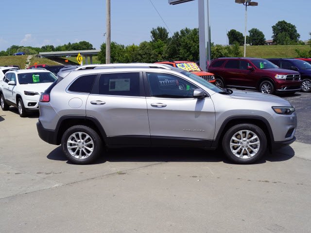 HeartlandCDJR's tweet photo. 2019 #Jeep #Cherokee Latitude FWD, Stock H9022. MSRP $27,360. You can buy it today for $22,605 when financed thru Chrysler Capital! Call (816) 630-2200, https://t.co/bpTDaoHHn8 #jeeplife https://t.co/5YNGNMSvZV