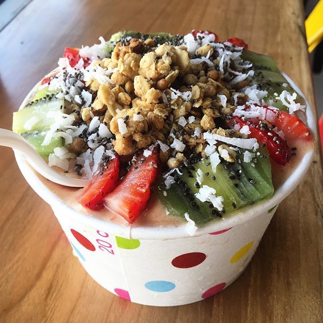 The sunset smoothie bowl at @heavenlysweeticecream ift.tt/2nIvxJc