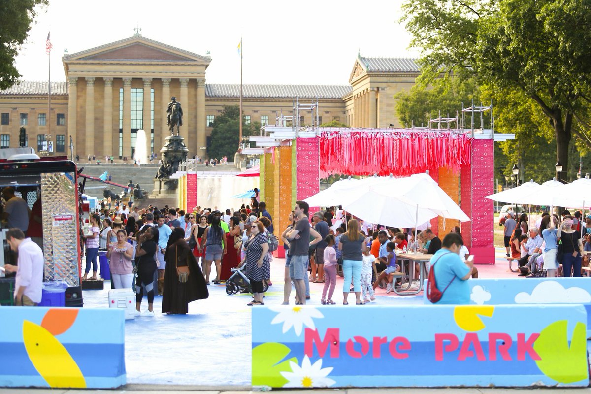 Last weekend to check out The Oval on the Parkway! #philly