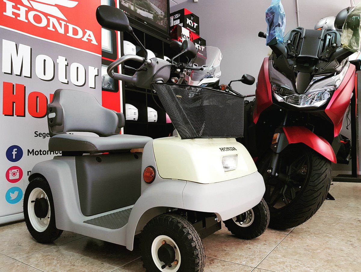 MotorHouseVng's tweet photo. Hoy entregamos este scooter eléctrico Honda Monpal!! Que lo disfrutes mucho!! #MotorHouse #Honda #Vilanova #monpal #scooter #electrico #motorbike #motor #motorcity #motorcicles #VilanovailaGeltrú #garraf #catalunya https://t.co/ppG5TQZt8F