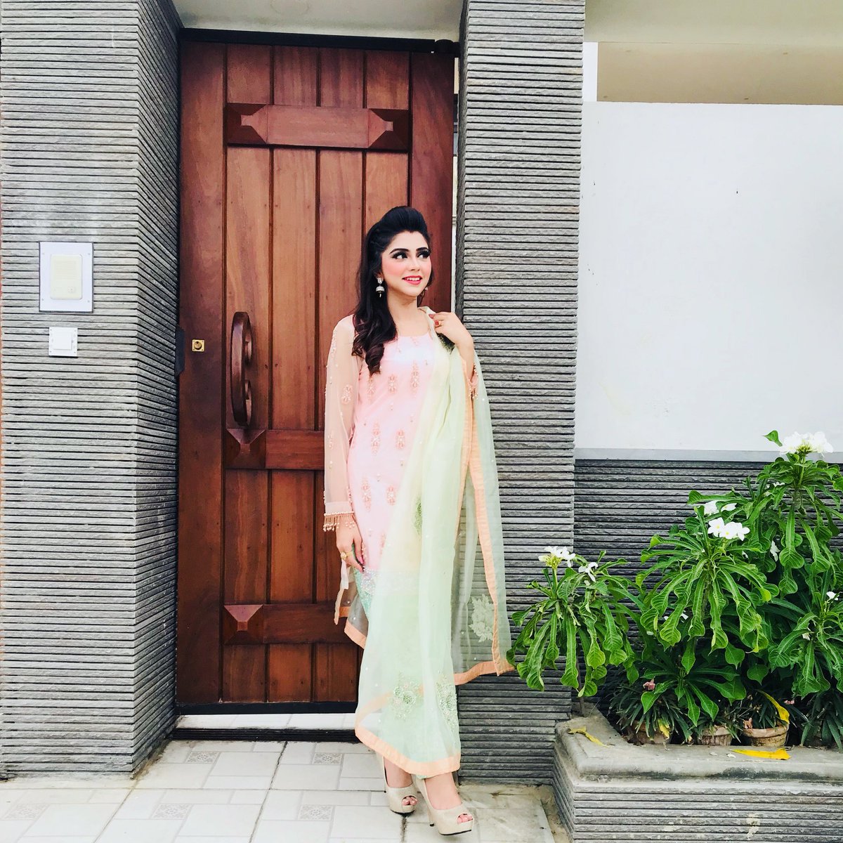 irzakhaan's tweet photo. Recordings ✨ https://t.co/GQSl1Mr3qV