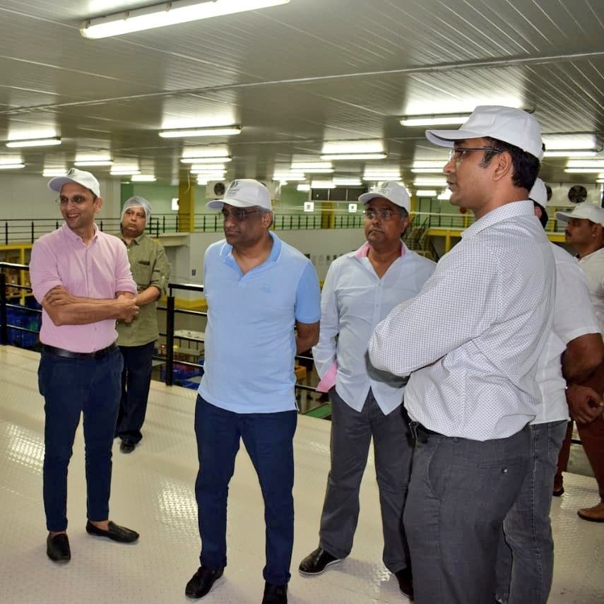 Corporates backing farmers... Because...
No Farmer, No Food!

Who understands the importance of Farmers more than Mr. Kishore Biyani of Future Group and our very own Nashikite Mr. Shrirang Sarda?

Both the personalities have created a Revolution in #food