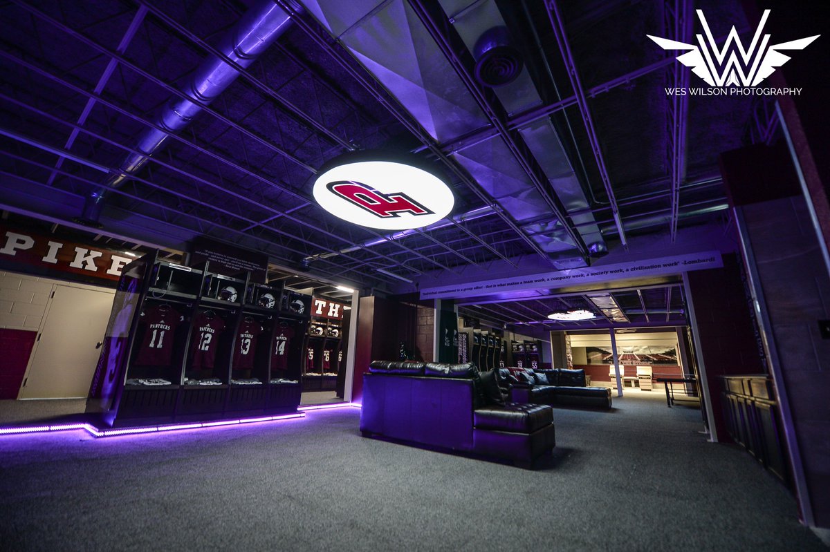 Spenceradkins On Twitter Very Cool Locker Room Awesome