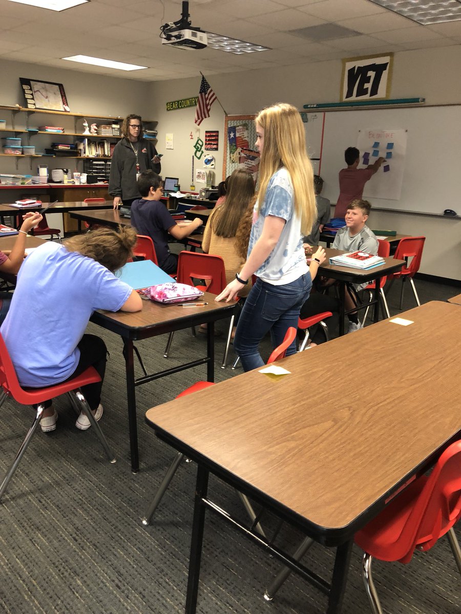 PikeReaders's tweet photo. Students collaborating on Leopard Expectations. #LISDFutureFocus https://t.co/Ovhg5wMXg6